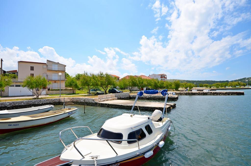 Apartments Vila Punta Jadrtovac Buitenkant foto