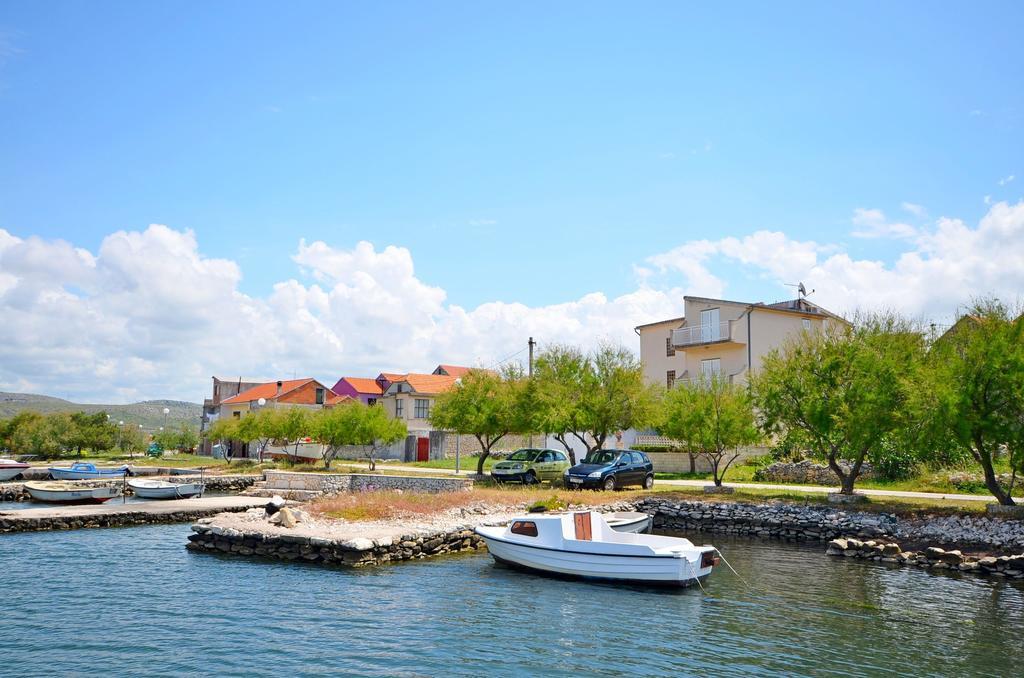Apartments Vila Punta Jadrtovac Buitenkant foto