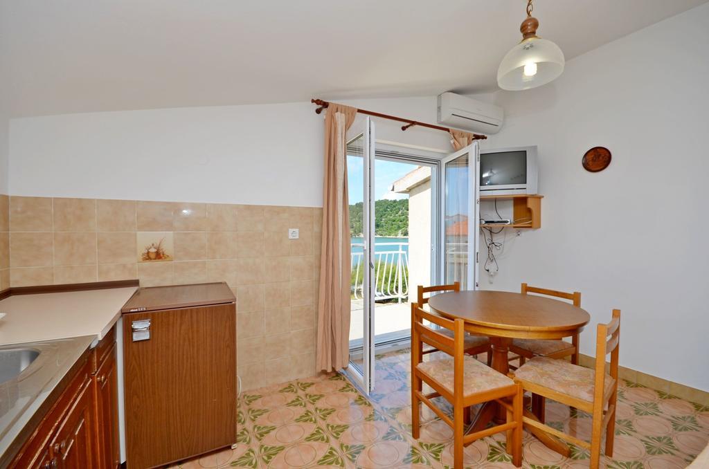 Apartments Vila Punta Jadrtovac Buitenkant foto