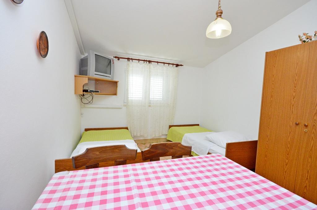 Apartments Vila Punta Jadrtovac Buitenkant foto