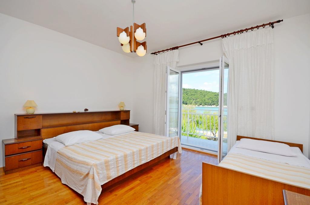 Apartments Vila Punta Jadrtovac Buitenkant foto