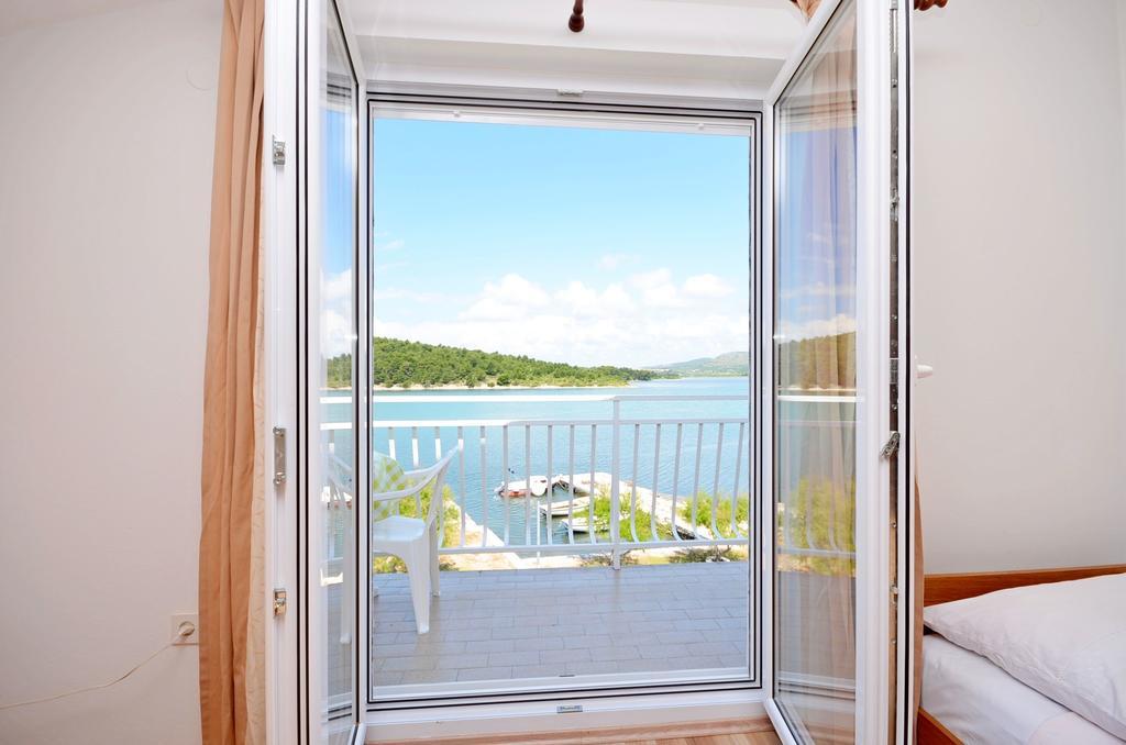 Apartments Vila Punta Jadrtovac Buitenkant foto