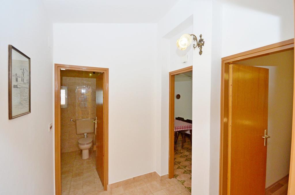 Apartments Vila Punta Jadrtovac Buitenkant foto
