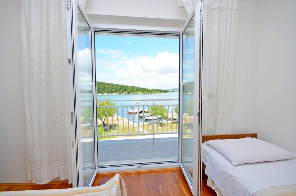 Apartments Vila Punta Jadrtovac Buitenkant foto