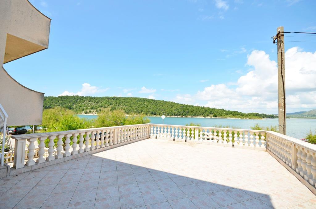 Apartments Vila Punta Jadrtovac Buitenkant foto