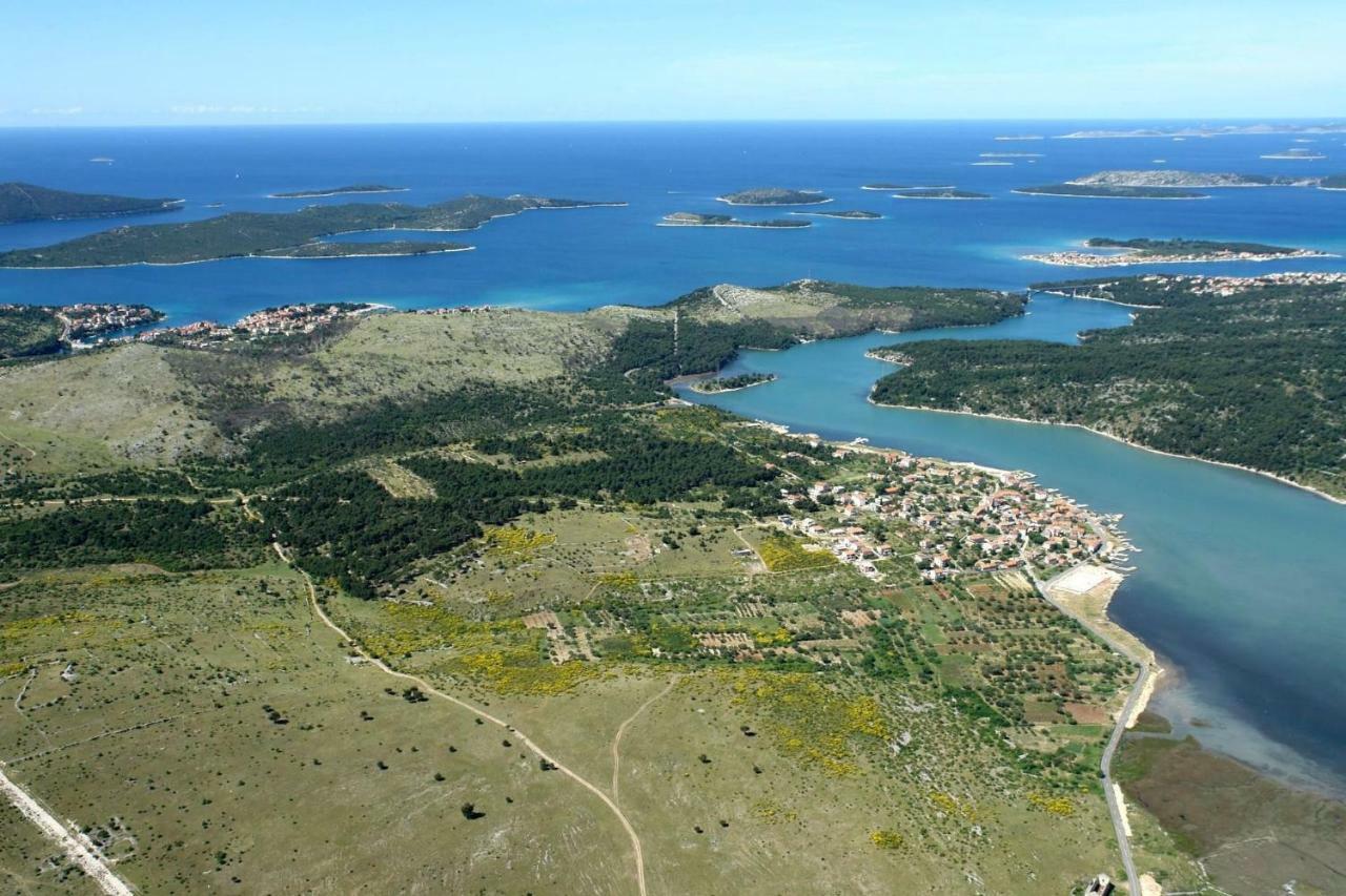 Apartments Vila Punta Jadrtovac Buitenkant foto