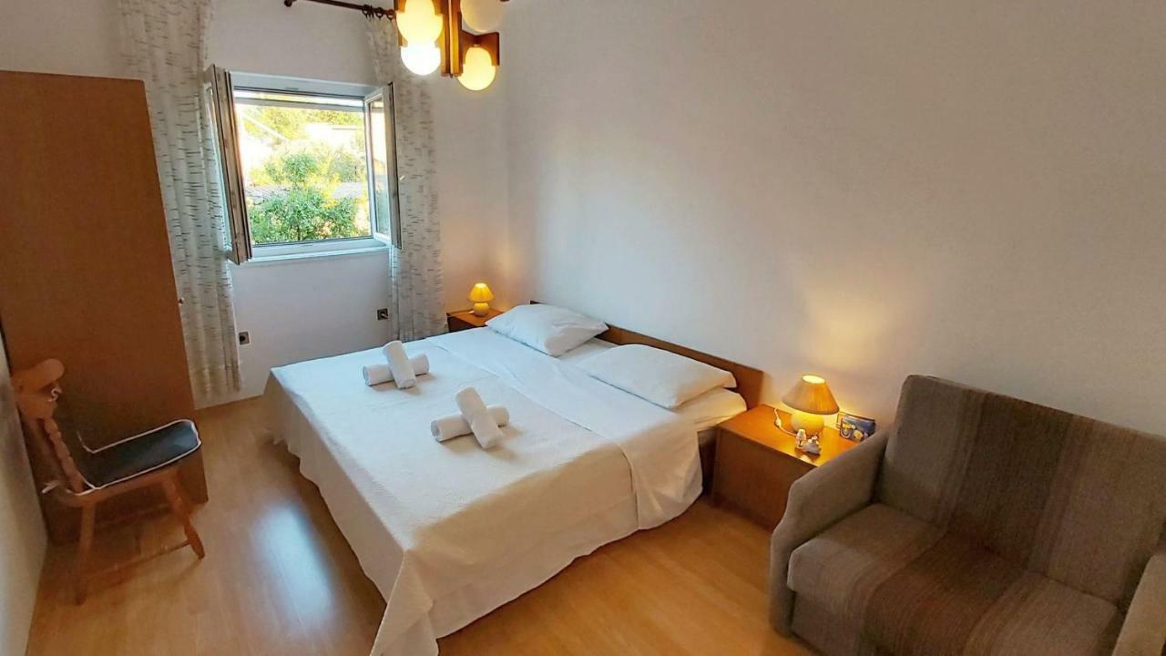 Apartments Vila Punta Jadrtovac Buitenkant foto
